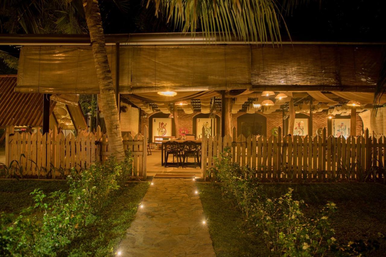 Tuk Tuk Boutique Hotel نيجومبو المظهر الخارجي الصورة