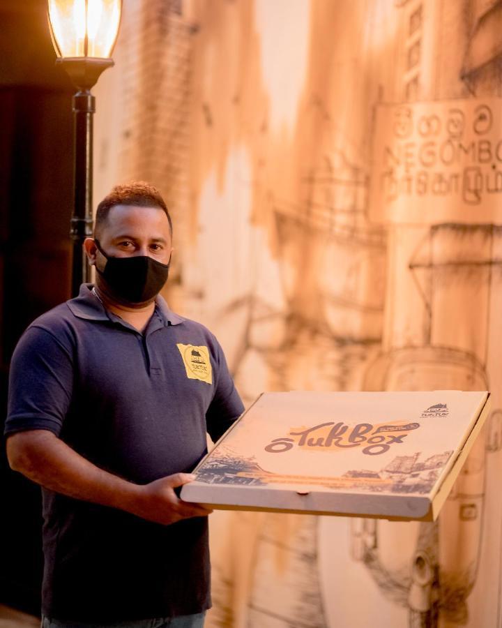 Tuk Tuk Boutique Hotel نيجومبو المظهر الخارجي الصورة