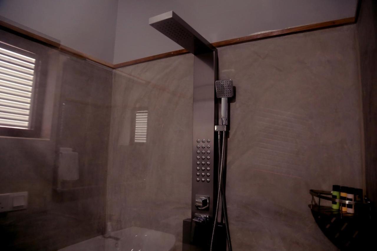 Tuk Tuk Boutique Hotel نيجومبو المظهر الخارجي الصورة